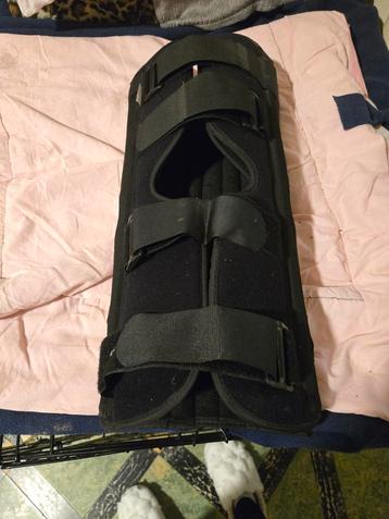 Knie brace revolutie links beschikbaar voor biedingen