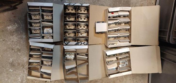 Niko PR85, Doe-het-zelf en Bouw, Elektriciteit en Kabels, Nieuw, Overige typen, Ophalen of Verzenden