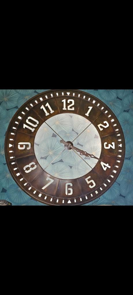 Grande horloge design led, Maison & Meubles, Accessoires pour la Maison | Horloges, Neuf, Enlèvement