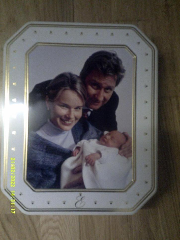 Blikken doos Koningshuis, Verzamelen, Koningshuis en Royalty, Zo goed als nieuw, Overige typen, Ophalen of Verzenden