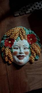 Masque, Enlèvement, Comme neuf