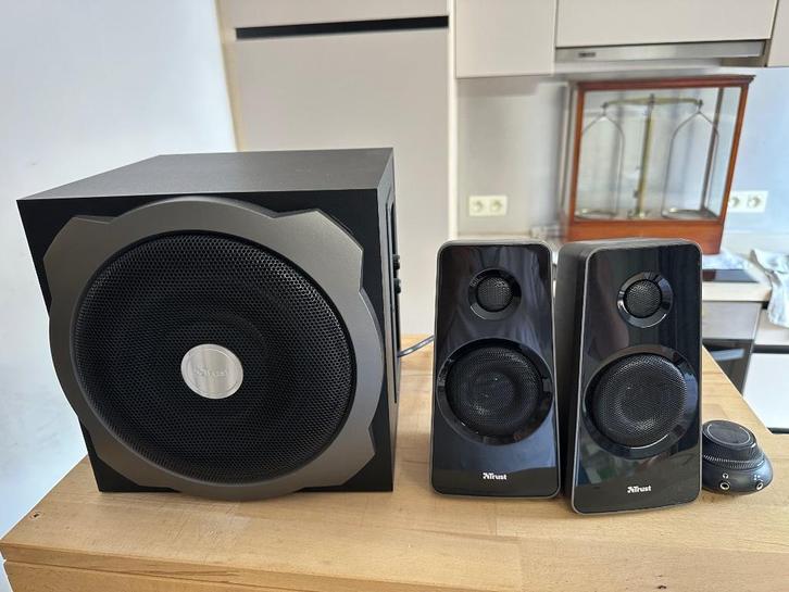 Tytan Système d'enceintes 2.1 - Noir, Informatique & Logiciels, Enceintes Pc, Utilisé, Canal audio 2.1, Enlèvement