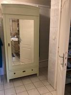Oude kast.   Grote, Ophalen