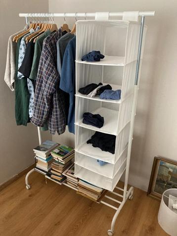 Ikea Rigga kledingrek beschikbaar voor biedingen
