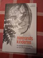 Carolien Roodvoets - Niemandskinderen, Ophalen of Verzenden, Zo goed als nieuw, Carolien Roodvoets