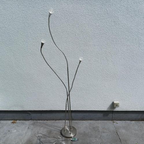 Ikea vloerlamp, Huis en Inrichting, Lampen | Vloerlampen, Gebruikt, 150 tot 200 cm, Metaal, Ophalen of Verzenden