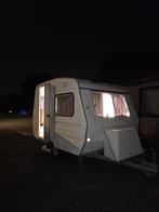 Keuringvrij Predom Caravan, Kleine liefde, grote avonturen!, Caravans en Kamperen, Caravans, Koelkast, Tot en met 3, Predom, Tot 4 meter
