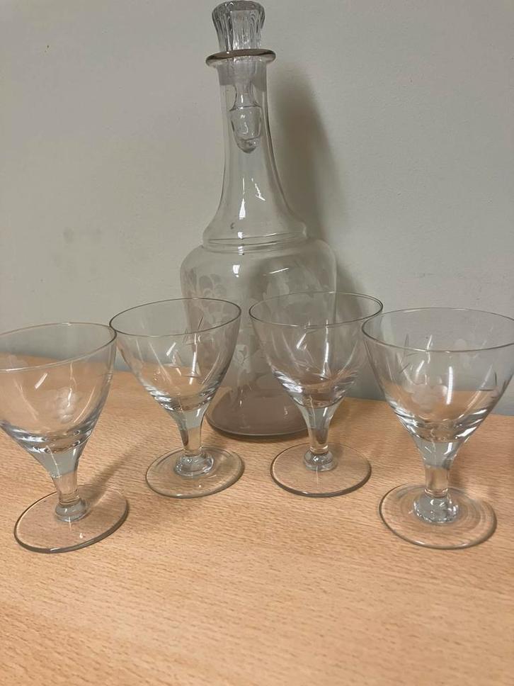 Vintage glazen karaf met 4 glazen, Verzamelen, Glas en Drinkglazen, Ophalen