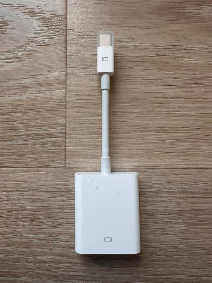 Apple VGA adapter, Informatique & Logiciels, Pc & Câble réseau, Comme neuf, Enlèvement ou Envoi