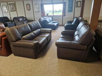 BRUINE BUFFELLEDEREN SALON 3 EN 2 ZIT beschikbaar voor biedingen