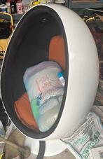 Chaise Egg, Enlèvement