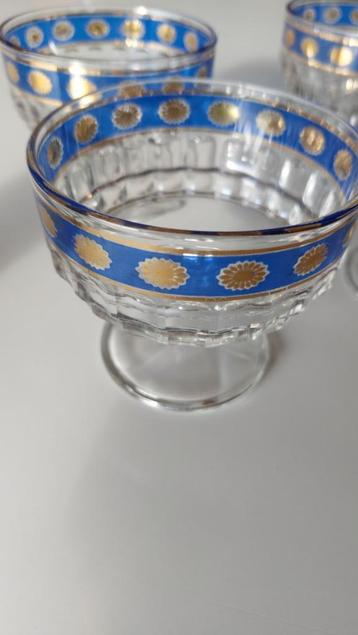 4 coupes à glace vintage motif bleu et doré beschikbaar voor biedingen