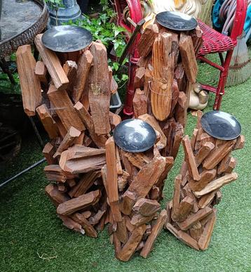 Vier decoratieve zuilen te koop. beschikbaar voor biedingen