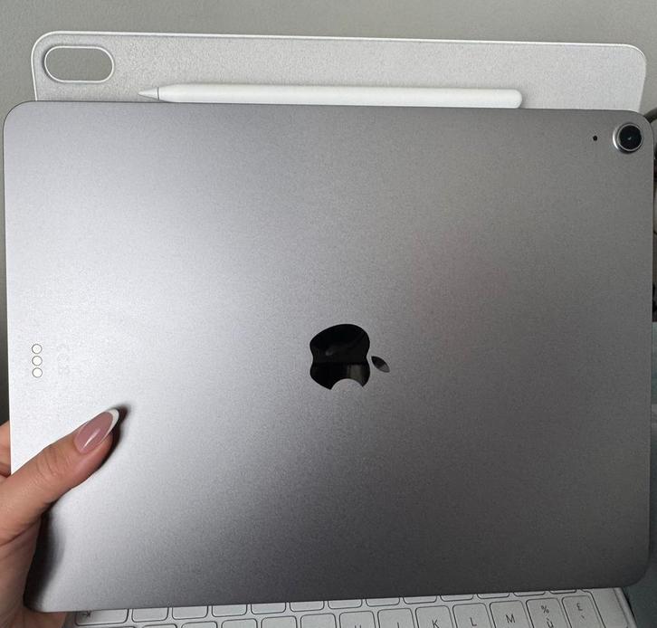 Apple iPad Air M3 WIFI 128 GB + magic keyboard + Pencil Pro, Computers en Software, Apple iPads, Zo goed als nieuw, Apple iPad Air