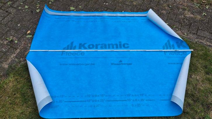 Stukje Koramic onderdak, Doe-het-zelf en Bouw, Dakpannen en Dakbedekking, Zo goed als nieuw, Blauw, Ophalen of Verzenden