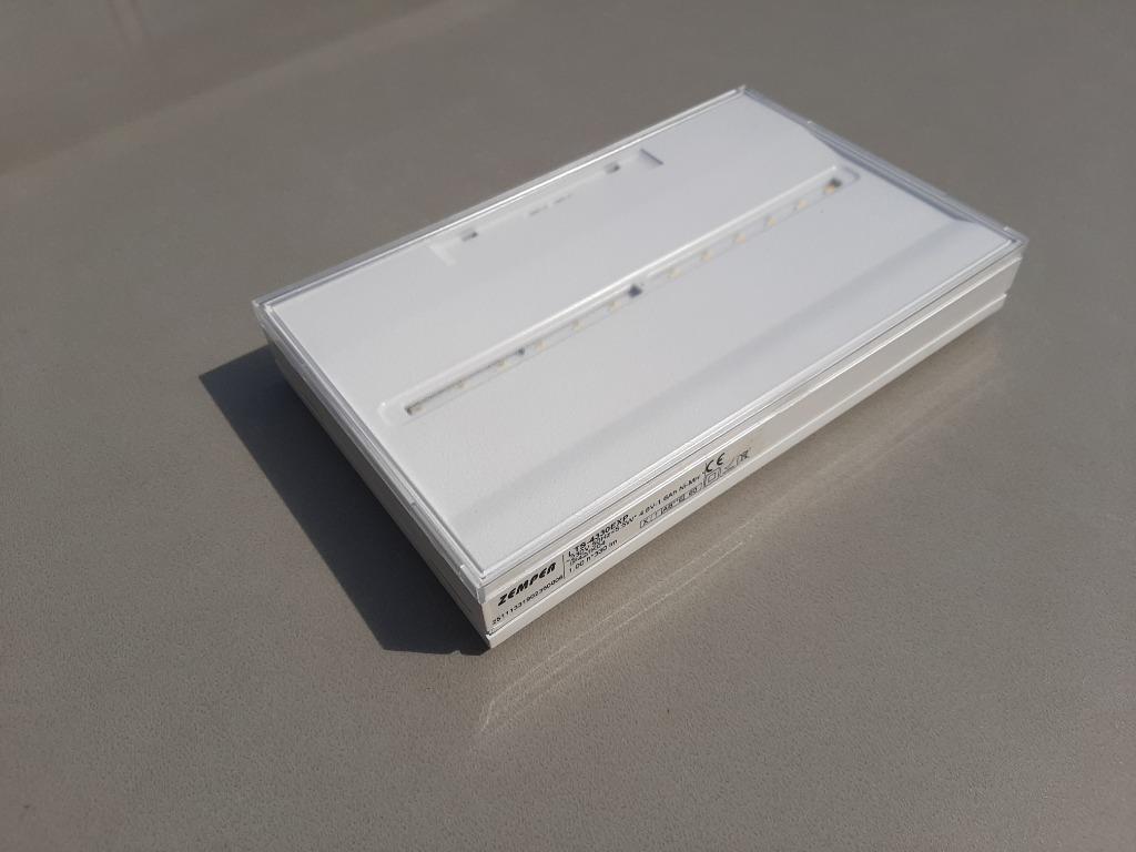 Éclairage de secours Zemper - SPAZIO-ON (LSN) 330 Lumen, Bricolage & Construction, Électricité & Câbles, Neuf, Envoi