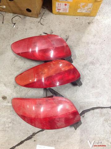 Peugeot 206    2000  Achterlicht Links beschikbaar voor biedingen