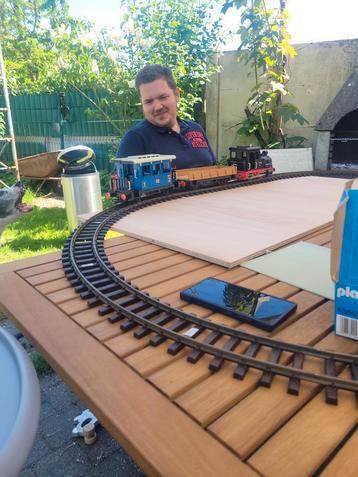 Vintage playmobil trein met wagons spooren overweg en zender beschikbaar voor biedingen