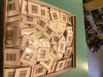 +- 40 000 soft tag alarmen . 1000€ , palen er gratis bij beschikbaar voor biedingen