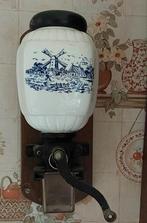 Antieke koffiemolen, Ophalen