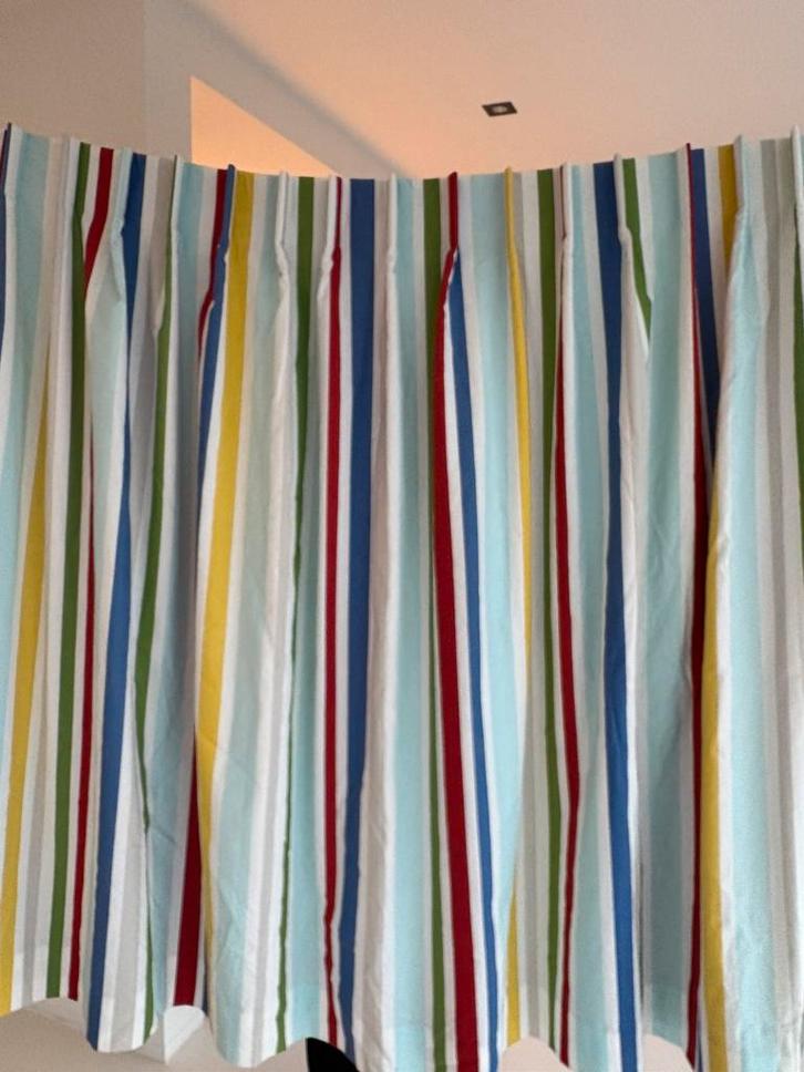 2x Verduisterend gordijn kinderkamer incl rails en haakjes, Huis en Inrichting, Stoffering | Gordijnen en Lamellen, Zo goed als nieuw