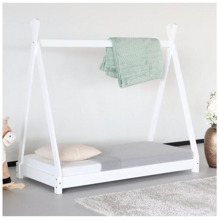 Lit pour enfant TIPI  ** etat comme neuf**, Kinderen en Baby's, Kinderkamer | Bedden, Zo goed als nieuw, Matras, Ophalen