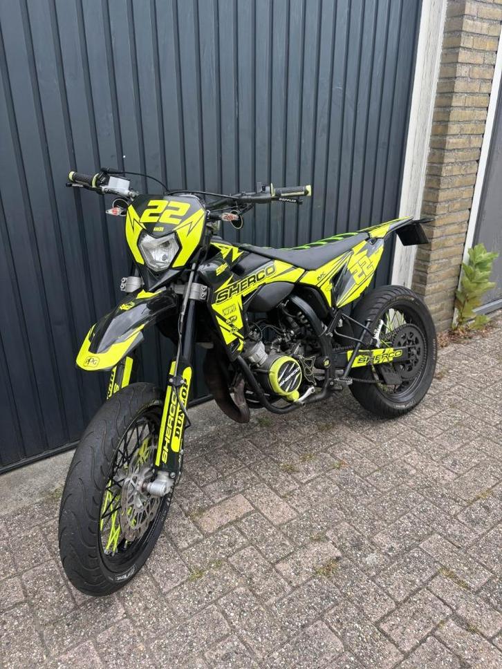 Sherco SM-RS 50 | Uniek | Gereviseerd | 2022, Fietsen en Brommers, Brommers | Overige merken, Zo goed als nieuw, Klasse B (45 km/u)
