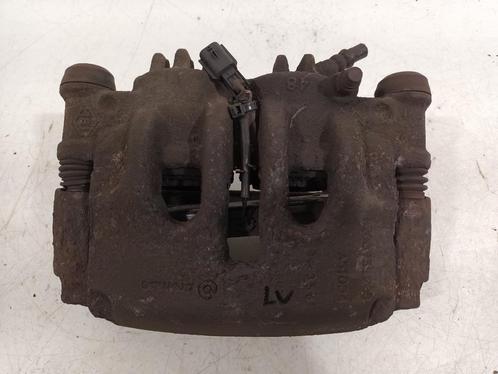 REMKLAUW LINKS VOOR Renault Master IV (FV) (8200735266), Auto-onderdelen, Remmen en Aandrijving, Renault, Gebruikt