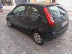 Ford fiesta 2006 benzine 167800 kom en, Voorwielaandrijving, 1299 cc, Stof, Zwart