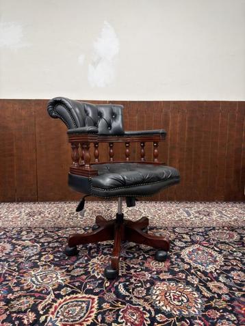 Klassiek Engels Chesterfield Bureaustoel beschikbaar voor biedingen