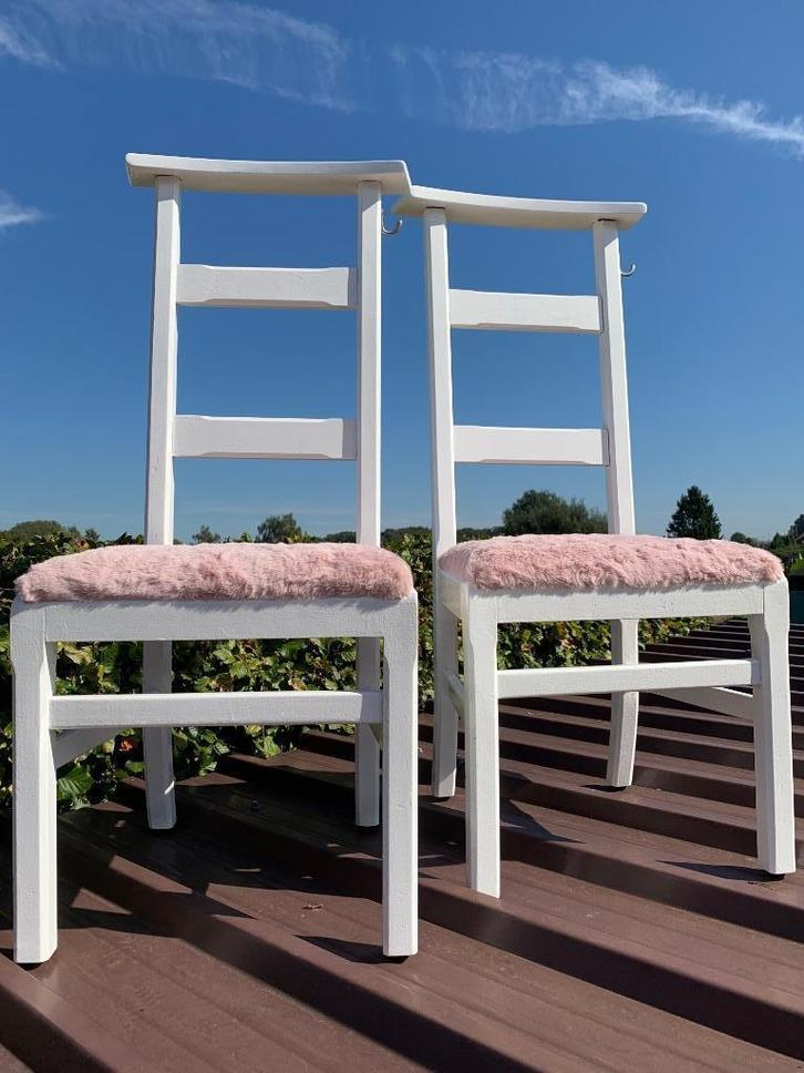 Vintage kerkstoelen, Antiek en Kunst, Antiek | Meubels | Stoelen en Sofa's, Ophalen