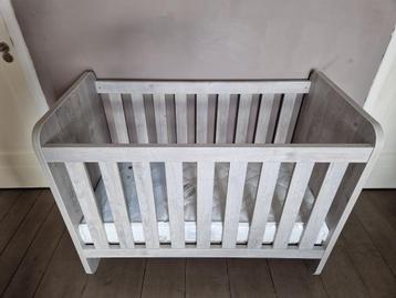 Wieg - meegroeibed, Kinderen en Baby's, Kinderkamer | Bedden, Ophalen, Matras
