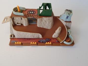 Retro micromacines mititary base beschikbaar voor biedingen