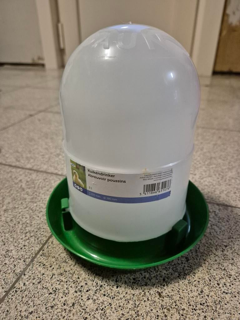 Voer- en drinkvoorziening kuikens, Ophalen of Verzenden, Zo goed als nieuw