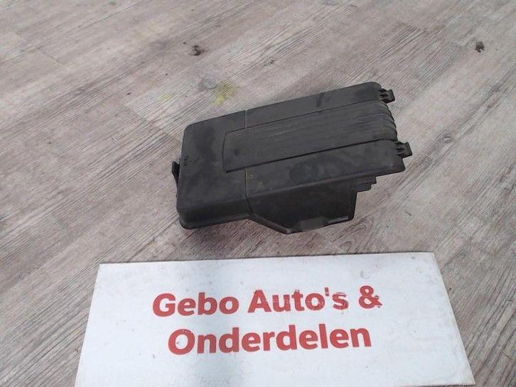 ACCUBAKDEKSEL Volkswagen Golf VI (5K1) (01-2008/11-2013), Auto-onderdelen, Overige Auto-onderdelen, Volkswagen, Gebruikt