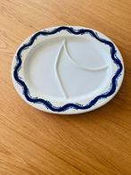 assiette est un plat de service « Feeding, Enlèvement