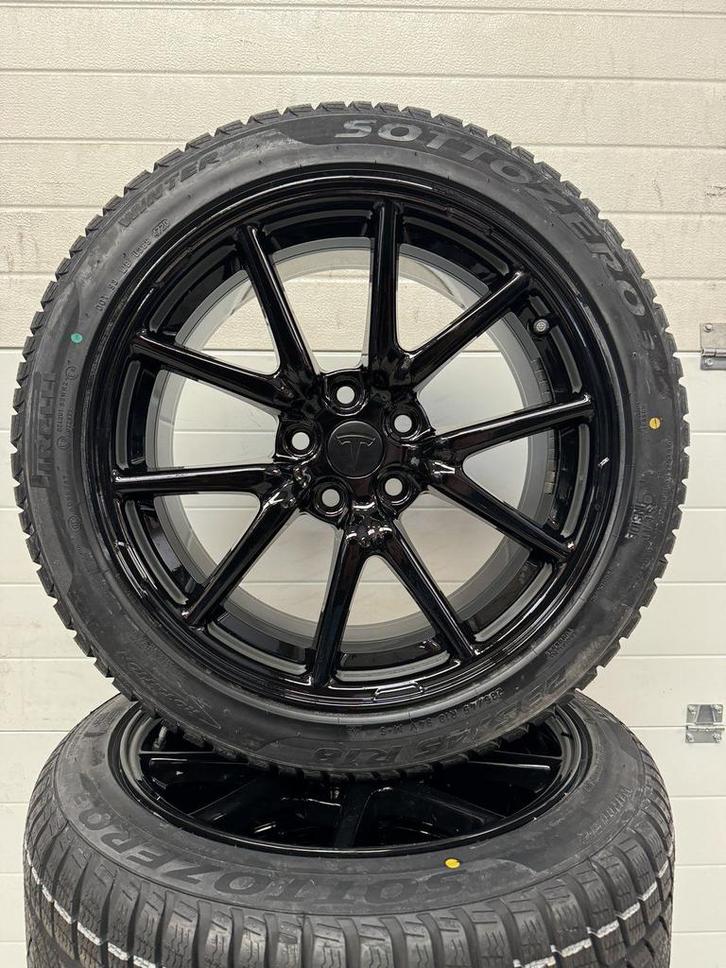 NIEUWE SET 18’’ TESLA MODEL 3 VELGEN WINTERBANDEN ORIG TPMS, Auto-onderdelen, Banden en Velgen, Banden en Velgen, Winterbanden