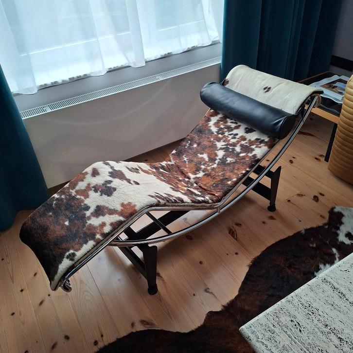 Fauteuil LC4 Le Corbusier édition Cassina, Antiquités & Art, Antiquités | Meubles | Chaises & Canapés, Enlèvement