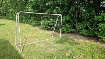Voetbaldoel beschikbaar voor biedingen