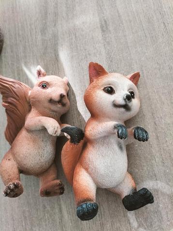 Twee hangende plantenbeeldjes vos en eekhoorn, Tuin en Terras, Ophalen of Verzenden, Zo goed als nieuw