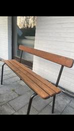Oud antiek bankje in een bokskamer.Gerestaureerd, Tuin en Terras, Tuinbanken, Ophalen, Zo goed als nieuw