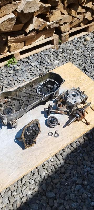 Renovatie van Minarelli-, Nitro-, Booster-motoren enz. beschikbaar voor biedingen