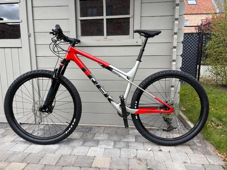 XL Supercaliber SL 9.6 Gen 2 Lunar Silver/Lava Red, Fietsen en Brommers, Fietsen | Mountainbikes en ATB, Nieuw, Trek, 57 cm of meer