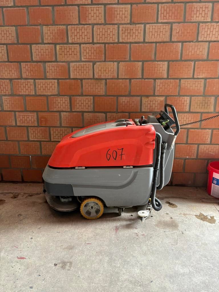 Hakomatic B650/07 schrobzuigmachine, Doe-het-zelf en Bouw, Reinigingsmachines, Ophalen, Zo goed als nieuw