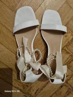 Hakken 42, Ophalen of Verzenden, Zo goed als nieuw, Wit, Schoenen