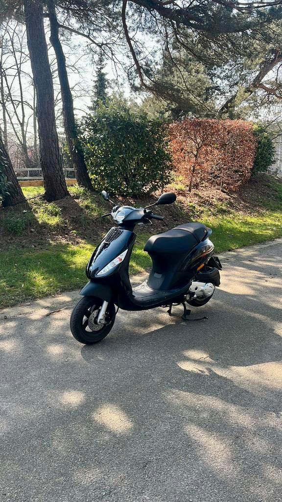 Piaggio Zip B-klasse, Fietsen en Brommers, Scooters | Piaggio, Zo goed als nieuw, Zip, Klasse B (45 km/u), Benzine, Ophalen