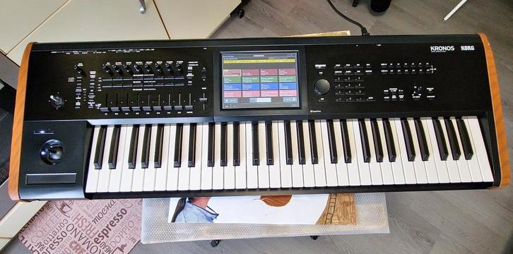 Korg Kronos 2, Musique & Instruments, Synthétiseurs, Comme neuf, 61 touches, Korg, Avec valise ou flightcase, Enlèvement ou Envoi