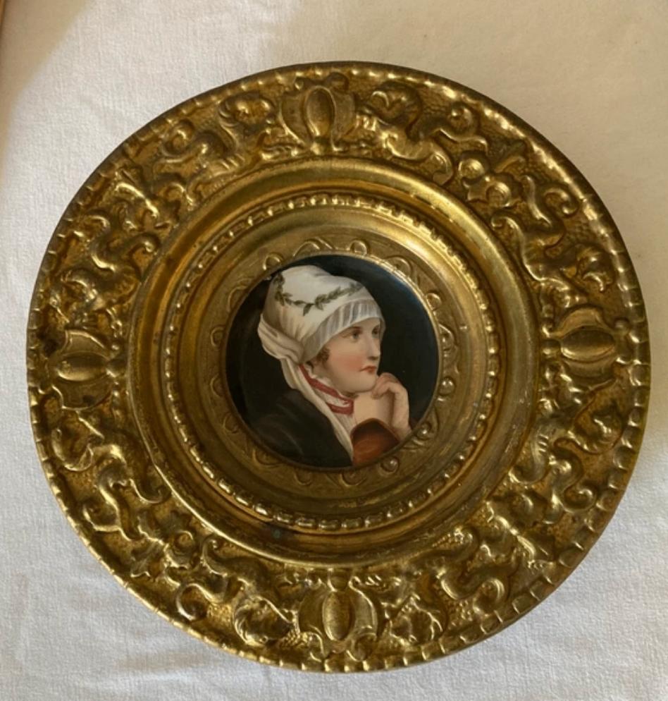 Miniatuurportret in vergulde ronde lijst, Antiquités & Art, Antiquités | Porcelaine, Enlèvement ou Envoi