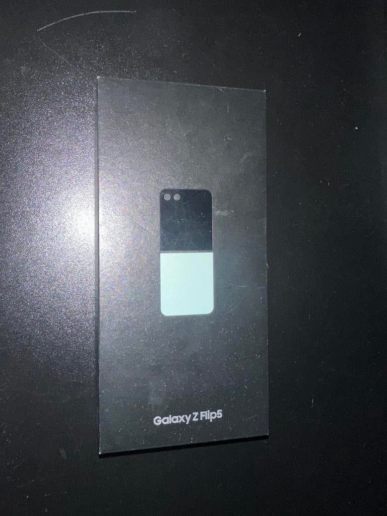 Samsung Galaxy Z Flip5 256GB Mint - DEFECT Scherm, Telecommunicatie, Mobiele telefoons | Samsung, Gebruikt, Overige kleuren, Ophalen of Verzenden
