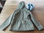 Zachte mosgroene meisjes jas TAHARI maat 110 + Pantoffels, Gebruikt, Meisje, Tahari, Ophalen of Verzenden